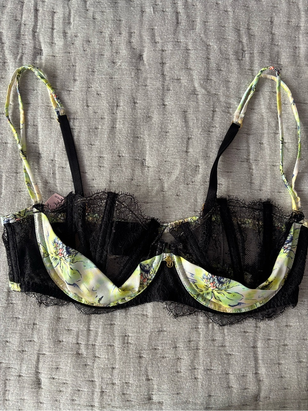 Victorias Secret Designer Collection Island Fantasy bra 36C NWT